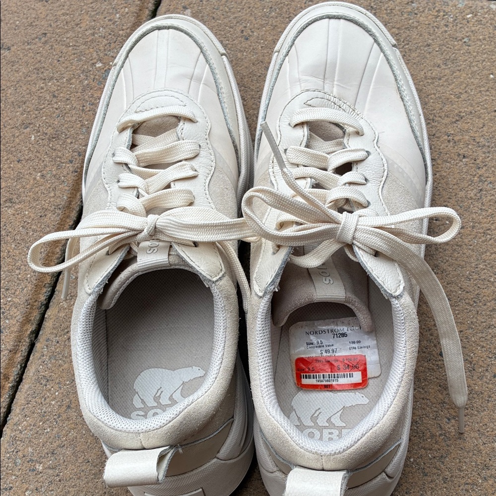 Sorel- like new Cream Waterproof Casual Lace-Up Shoes